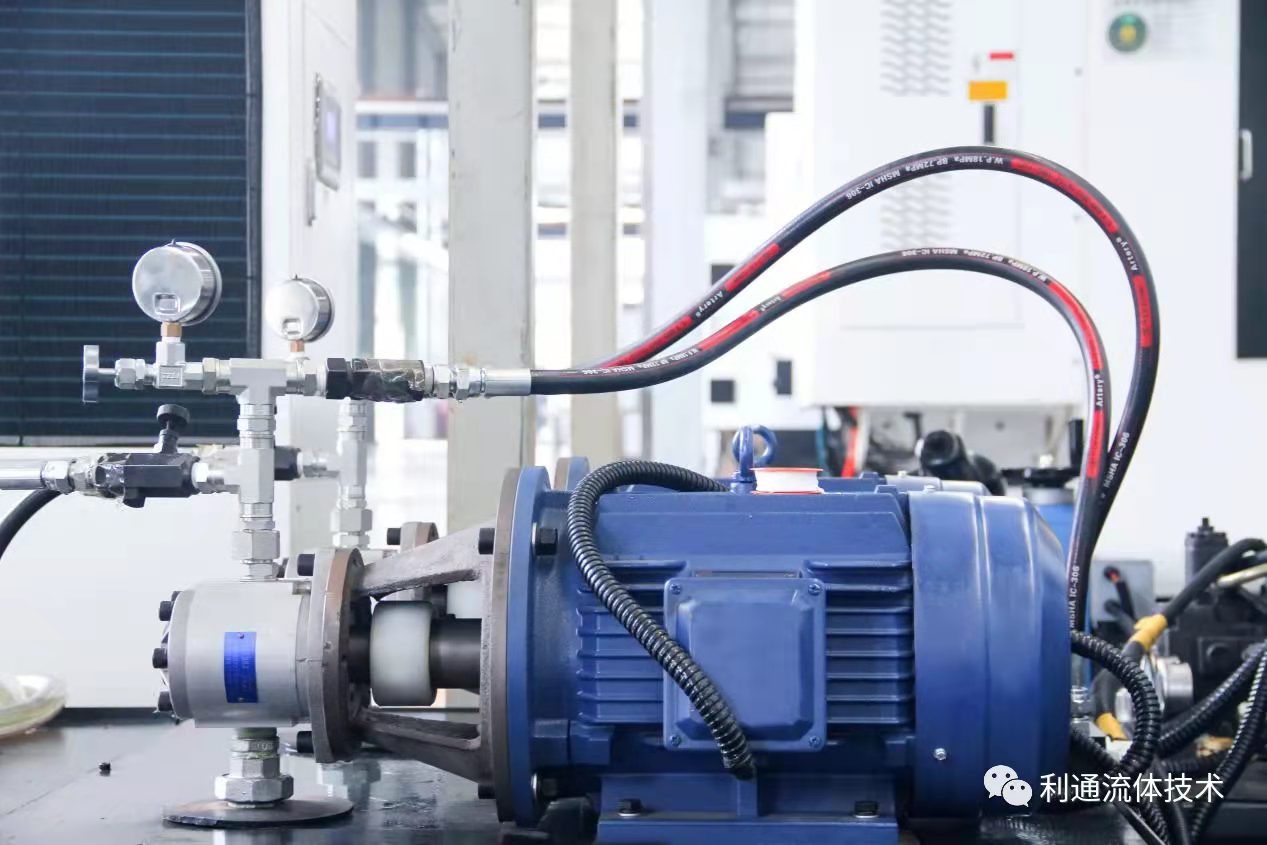 特氟龍軟管強(qiáng)穩(wěn)定化學(xué)性的表現(xiàn)